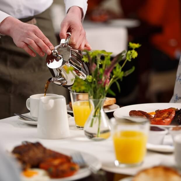 Silks breakfast  image www.horseandjockeyhotel.com_v2