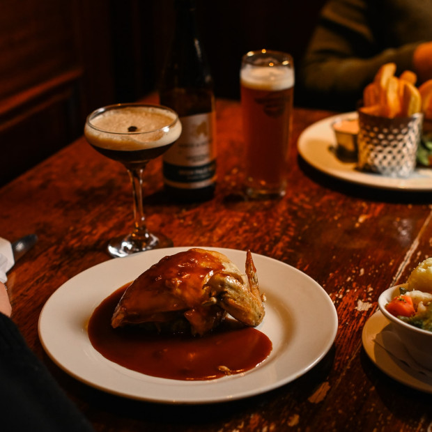 Hj nov   min www.horseandjockeyhotel.com_v2