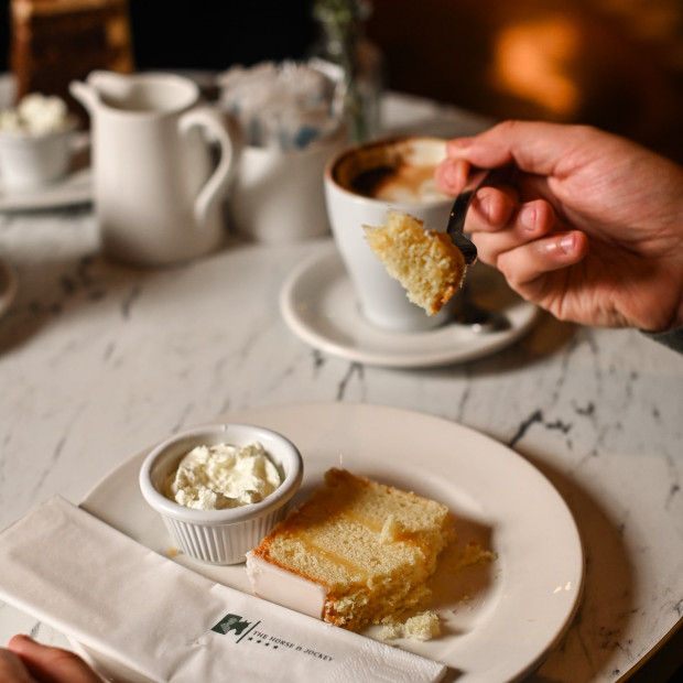 Hj nov   min www.horseandjockeyhotel.com_v2