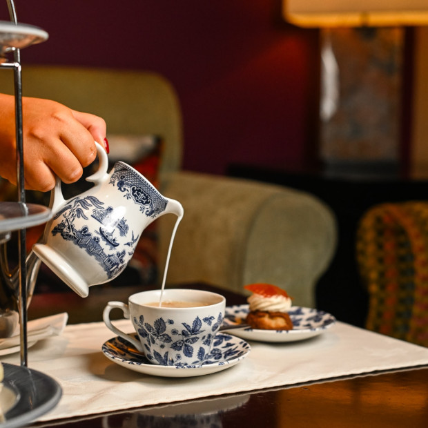 Hj nov   min www.horseandjockeyhotel.com_v2